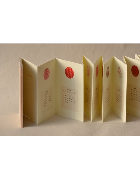 calendar washi red struttura concertina