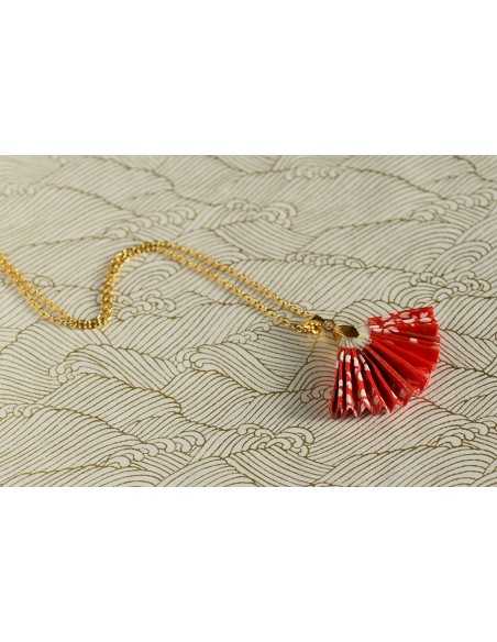 Collana origami a forma di ventaglio