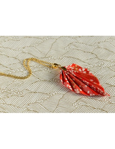 Collana origami a forma di foglia