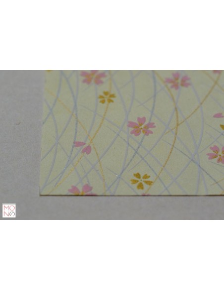 Chiyogami 047 fiori di ciliegio rosa su giallino