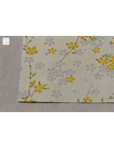 Chiyogami 044 fiori di ciliegio su giallo